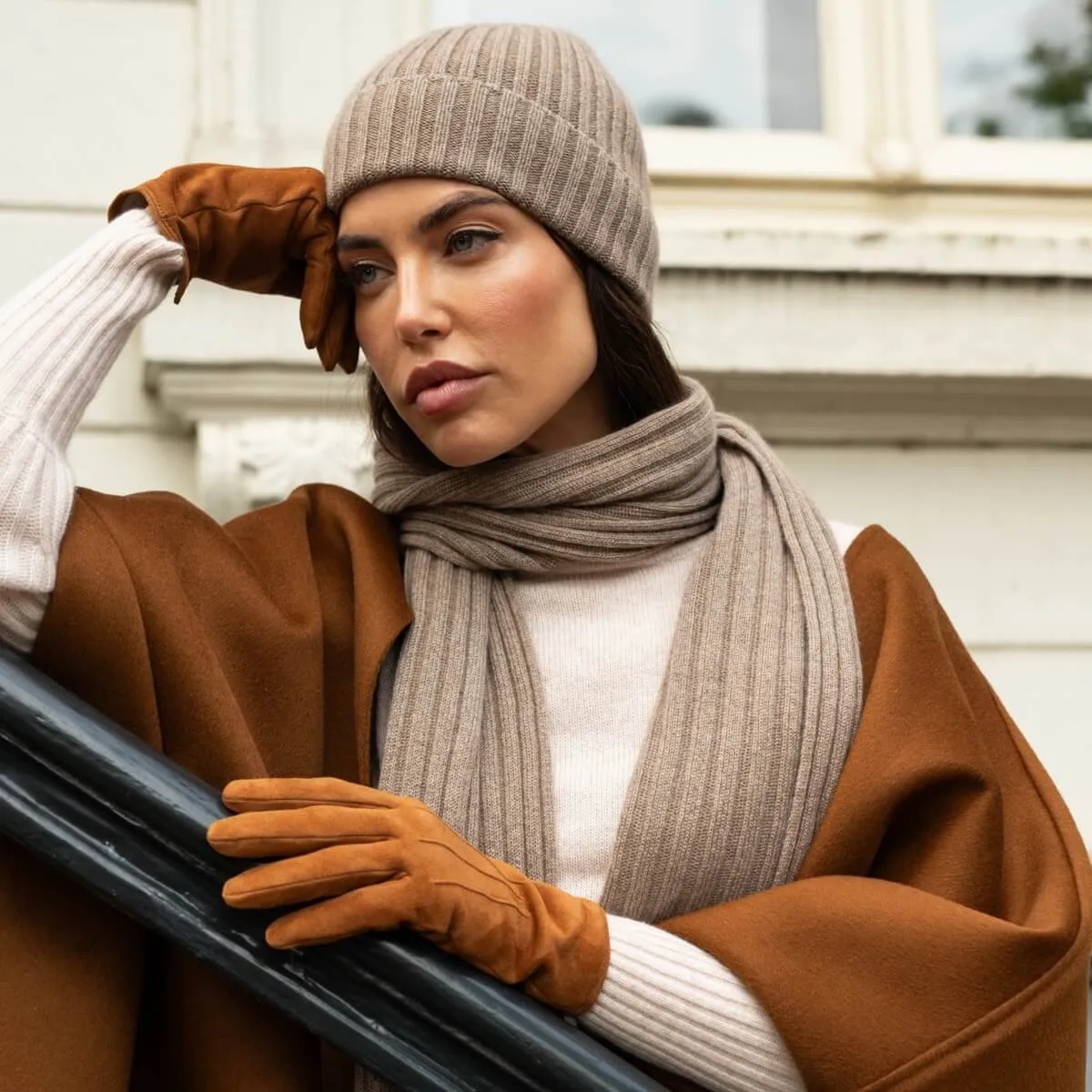 Silvia (cognac) - suede leather gloves with luxurious cashmere lining