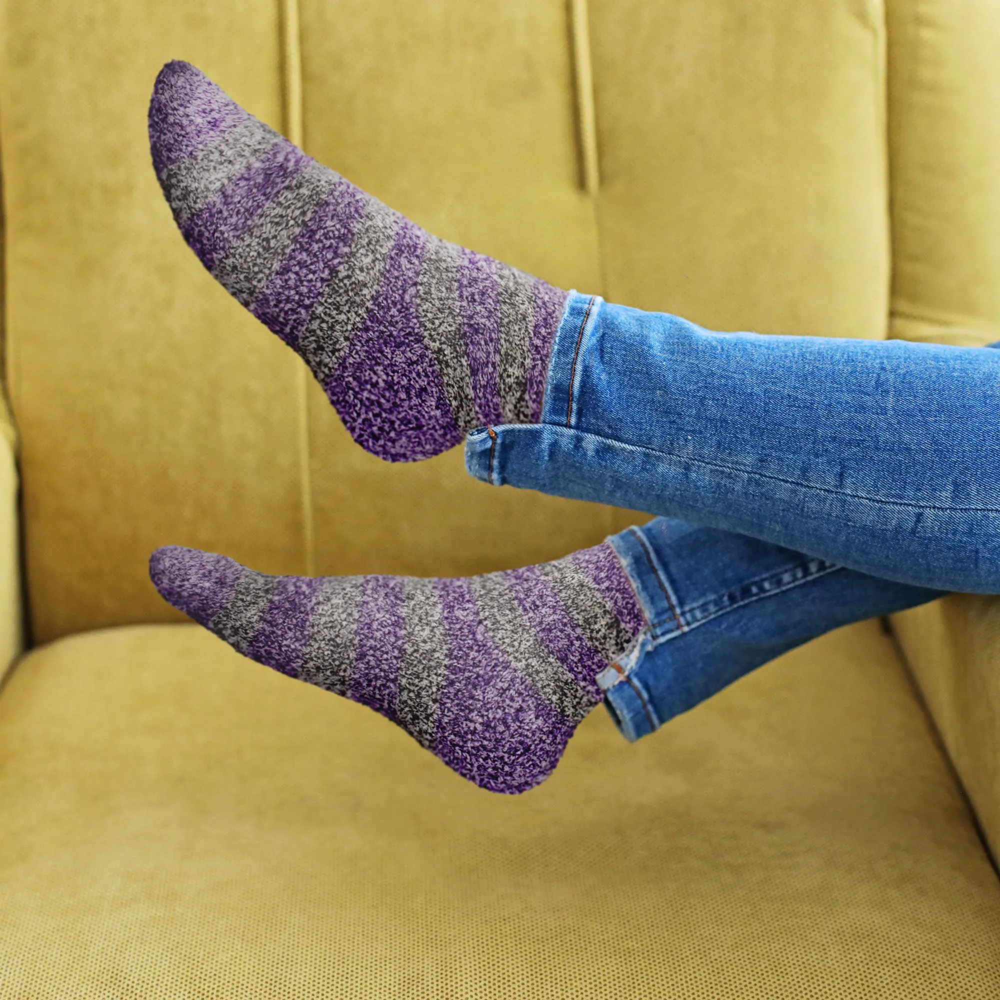 Women's Solid/Striped Two-Tone Fuzzy Socks